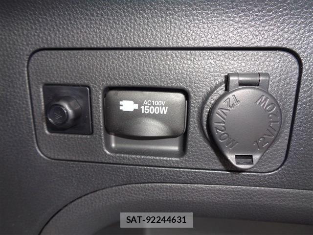 Toyota RAV4 2024-06 8231590-15