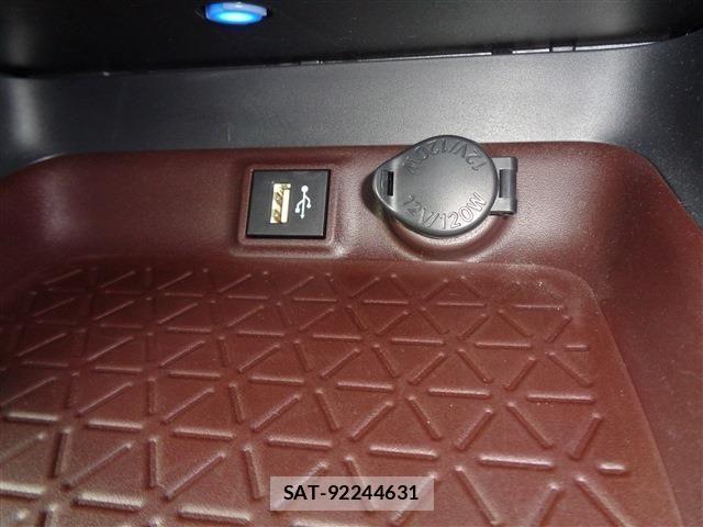 Toyota RAV4 2024-06 8231590-25