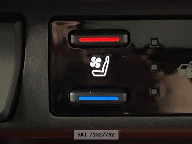 Toyota RAV4 2023-03 8246506-4