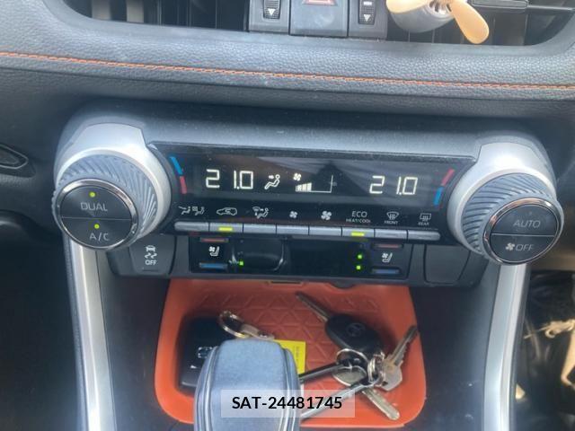 Toyota RAV4 2022-03 8316699-17