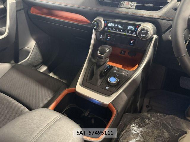 Toyota RAV4 2025-05 8316696-16