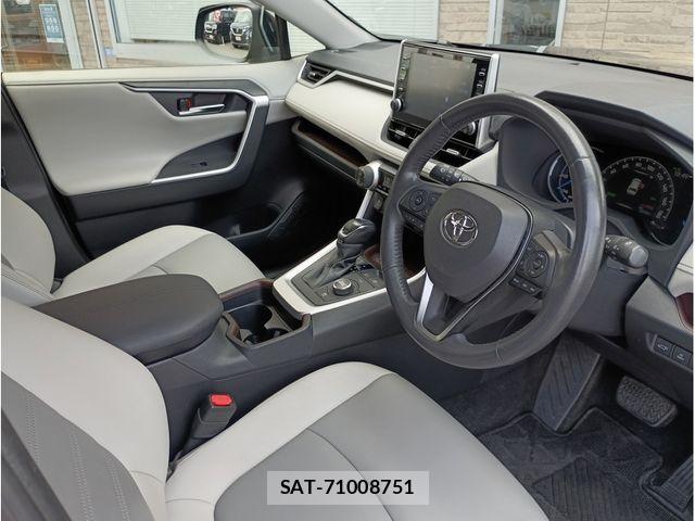 Toyota RAV4 2021-03 8316703-1