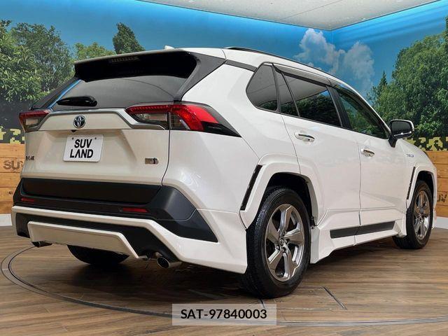 Toyota RAV4 2019-07 8316702-18