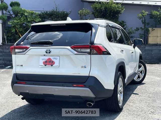 Toyota RAV4 2021-04 8316701-2