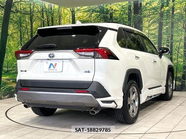 Toyota RAV4 2021-11 8316704-16