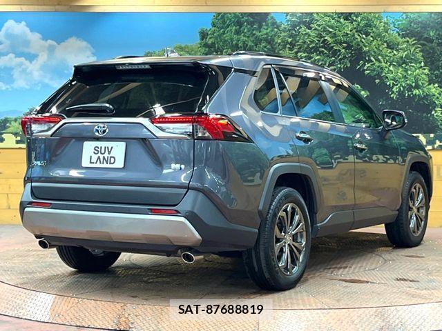 Toyota RAV4 2023-09 8337626-16