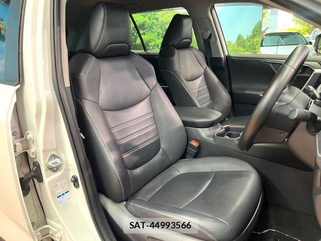 Toyota RAV4 2019-07 8337629-10