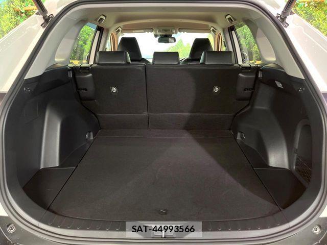 Toyota RAV4 2019-07 8337629-12