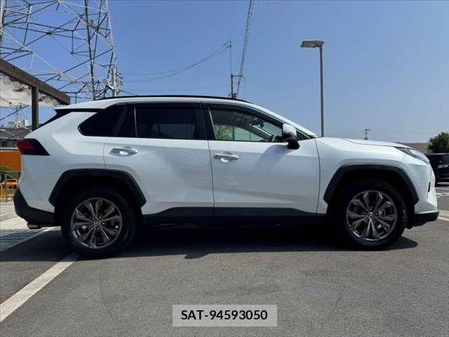 Toyota RAV4 2022-12 8337628-11