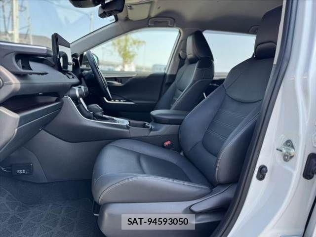 Toyota RAV4 2022-12 8337628-16