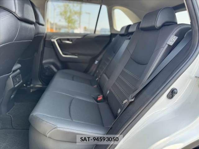 Toyota RAV4 2022-12 8337628-17