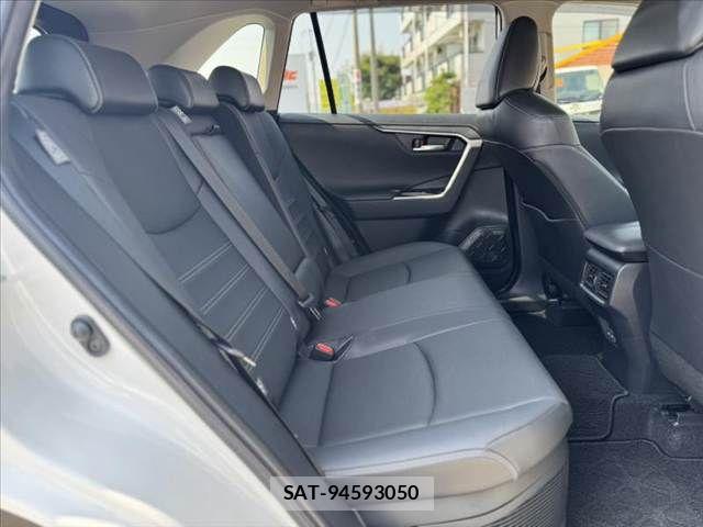 Toyota RAV4 2022-12 8337628-18