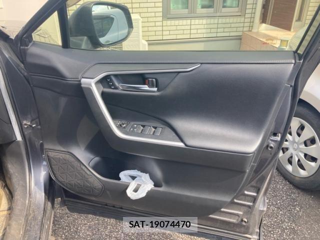 Toyota RAV4 2020-11 8337632-9