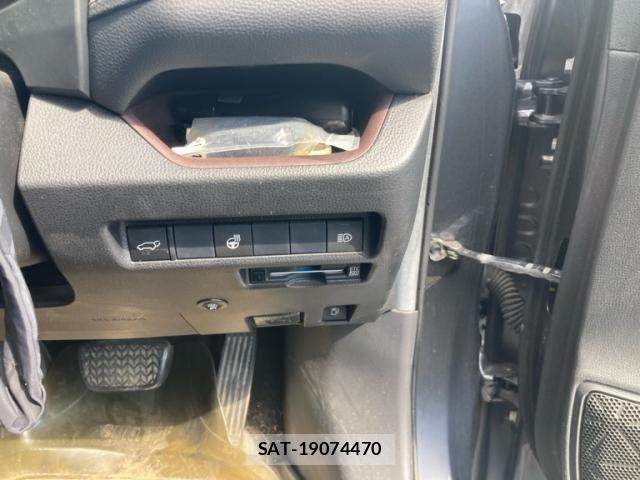 Toyota RAV4 2020-11 8337632-10