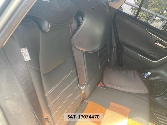 Toyota RAV4 2020-11 8337632-13