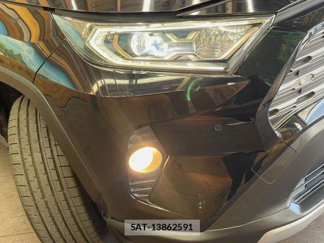 Toyota RAV4 2019-09 8337630-11