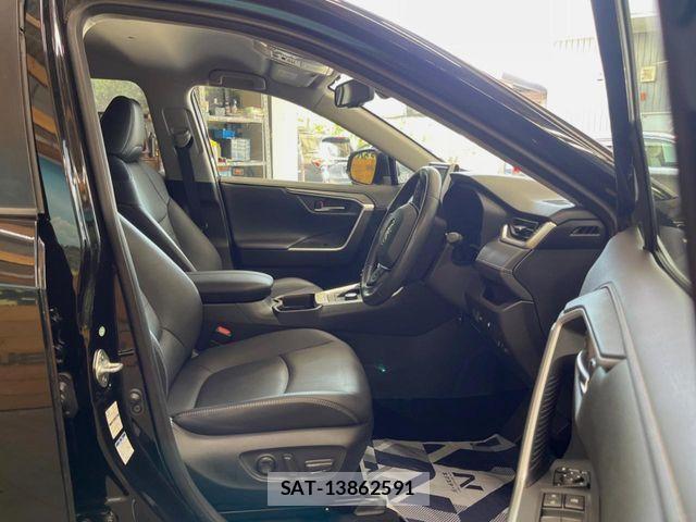 Toyota RAV4 2019-09 8337630-7