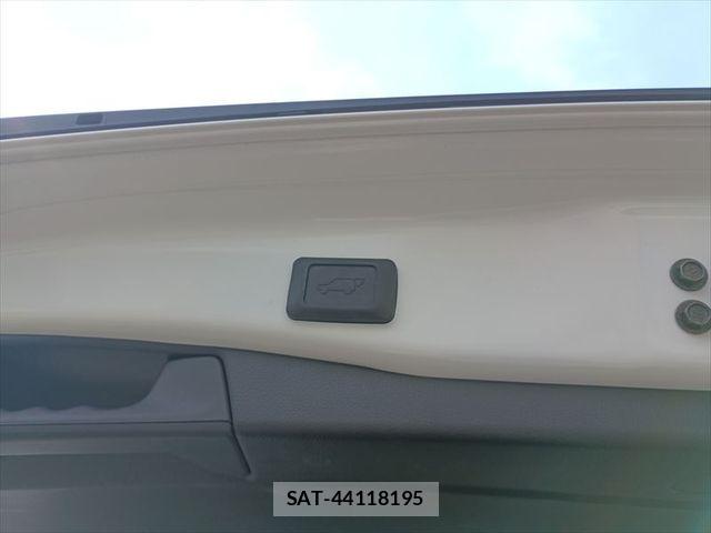 Toyota RAV4 2019-09 8355480-11