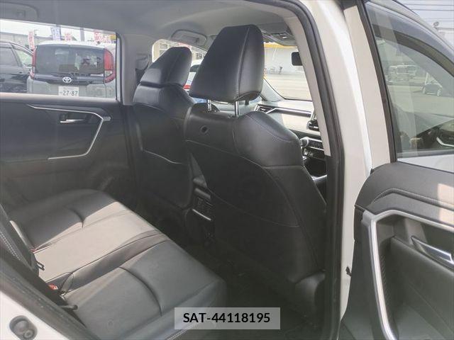 Toyota RAV4 2019-09 8355480-13