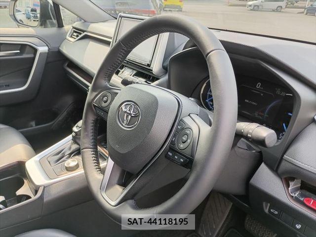 Toyota RAV4 2019-09 8355480-16