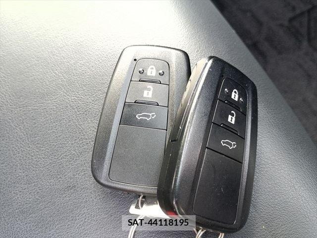 Toyota RAV4 2019-09 8355480-28