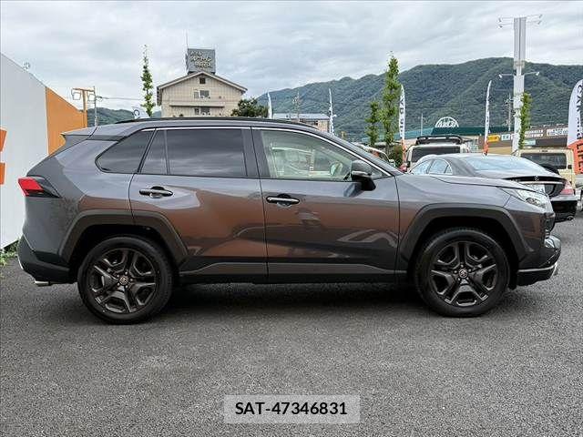 Toyota RAV4 2025-06 8355477-11
