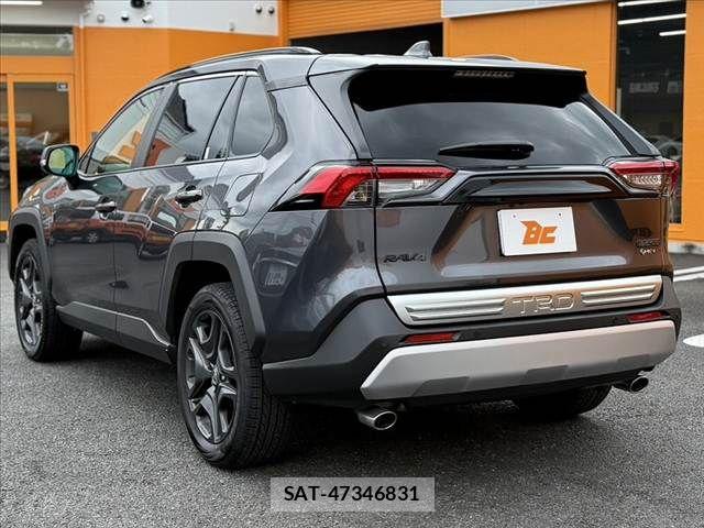 Toyota RAV4 2025-06 8355477-12