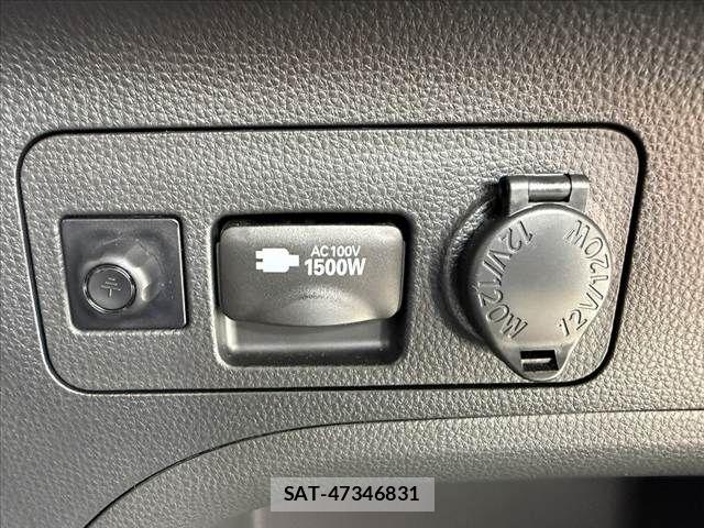 Toyota RAV4 2025-06 8355477-28