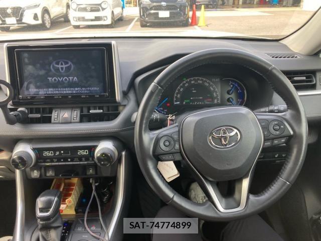 Toyota RAV4 2019-06 8368331-19