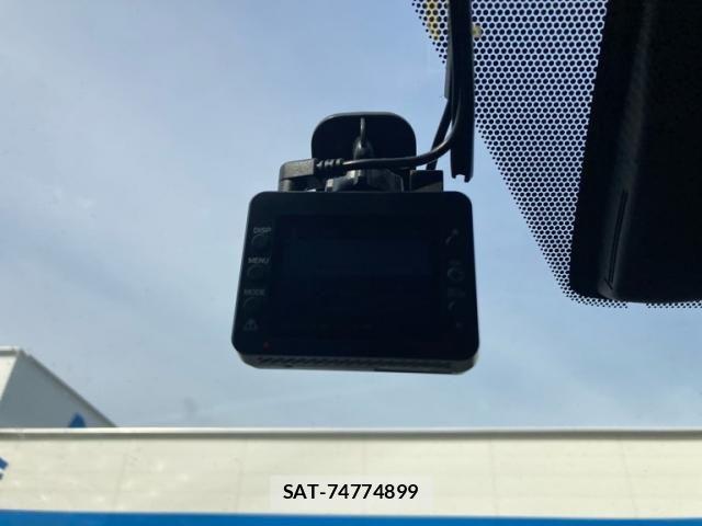 Toyota RAV4 2019-06 8368331-25