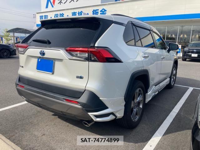 Toyota RAV4 2019-06 8368331-2
