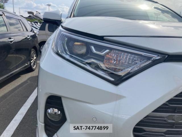 Toyota RAV4 2019-06 8368331-4