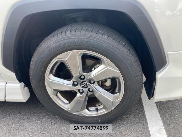 Toyota RAV4 2019-06 8368331-6