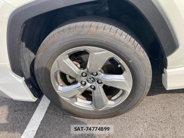 Toyota RAV4 2019-06 8368331-8