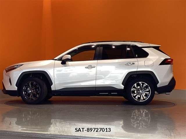 Toyota RAV4 2023-12 8368324-13