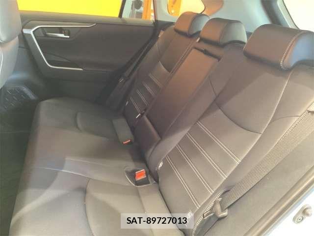 Toyota RAV4 2023-12 8368324-15