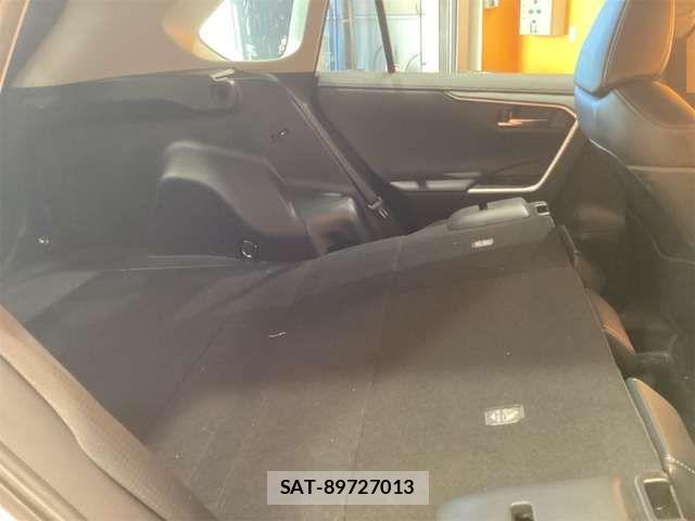 Toyota RAV4 2023-12 8368324-19