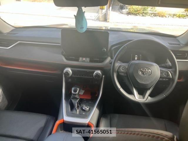 Toyota RAV4 2023-02 8368326-13