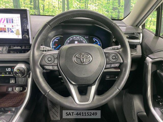 Toyota RAV4 2021-09 8368328-10