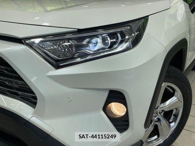 Toyota RAV4 2021-09 8368328-11