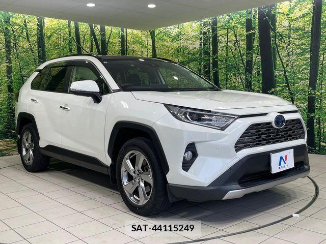 Toyota RAV4 2021-09 8368328-15