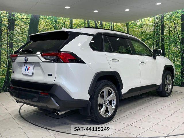 Toyota RAV4 2021-09 8368328-16