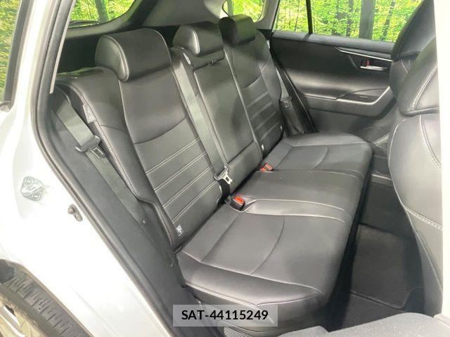 Toyota RAV4 2021-09 8368328-8