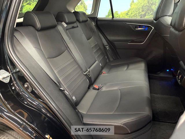 Toyota RAV4 2022-02 8372113-8