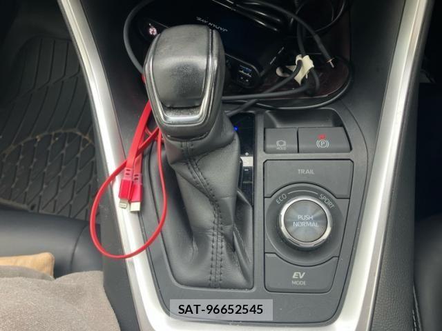 Toyota RAV4 2020-03 8414674-21