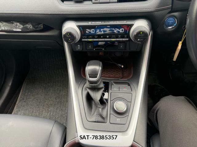 Toyota RAV4 2021-10 8414673-12