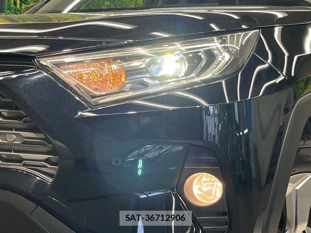 Toyota RAV4 2019-09 8438792-11