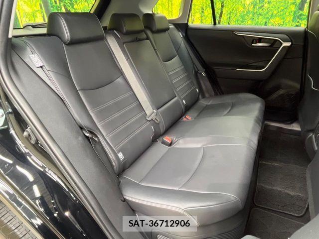 Toyota RAV4 2019-09 8438792-8
