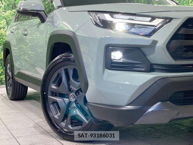 Toyota RAV4 2022-11 8438390-11