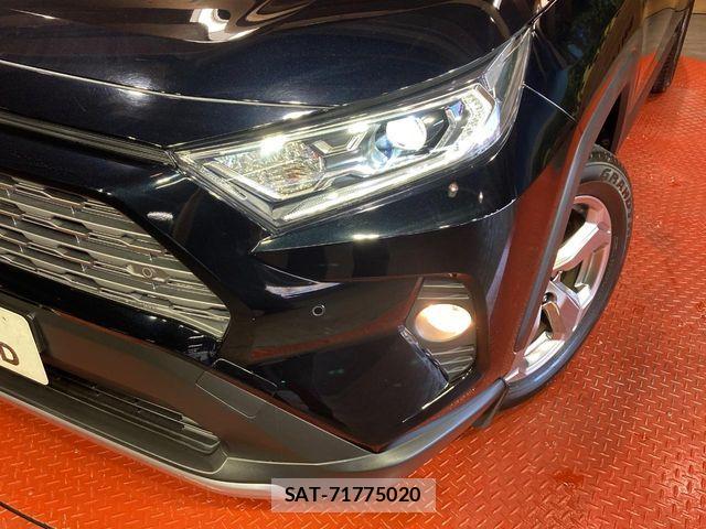 Toyota RAV4 2021-04 8458300-11